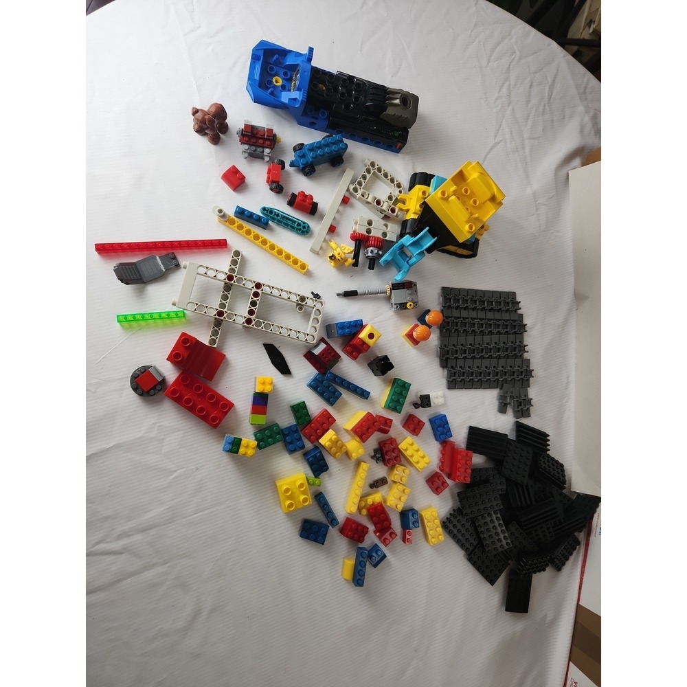 Mixed Lot Lego, Duplo, Mega Bloks, Tupperware Vehicles, Assorted Pieces 1.9 lbs